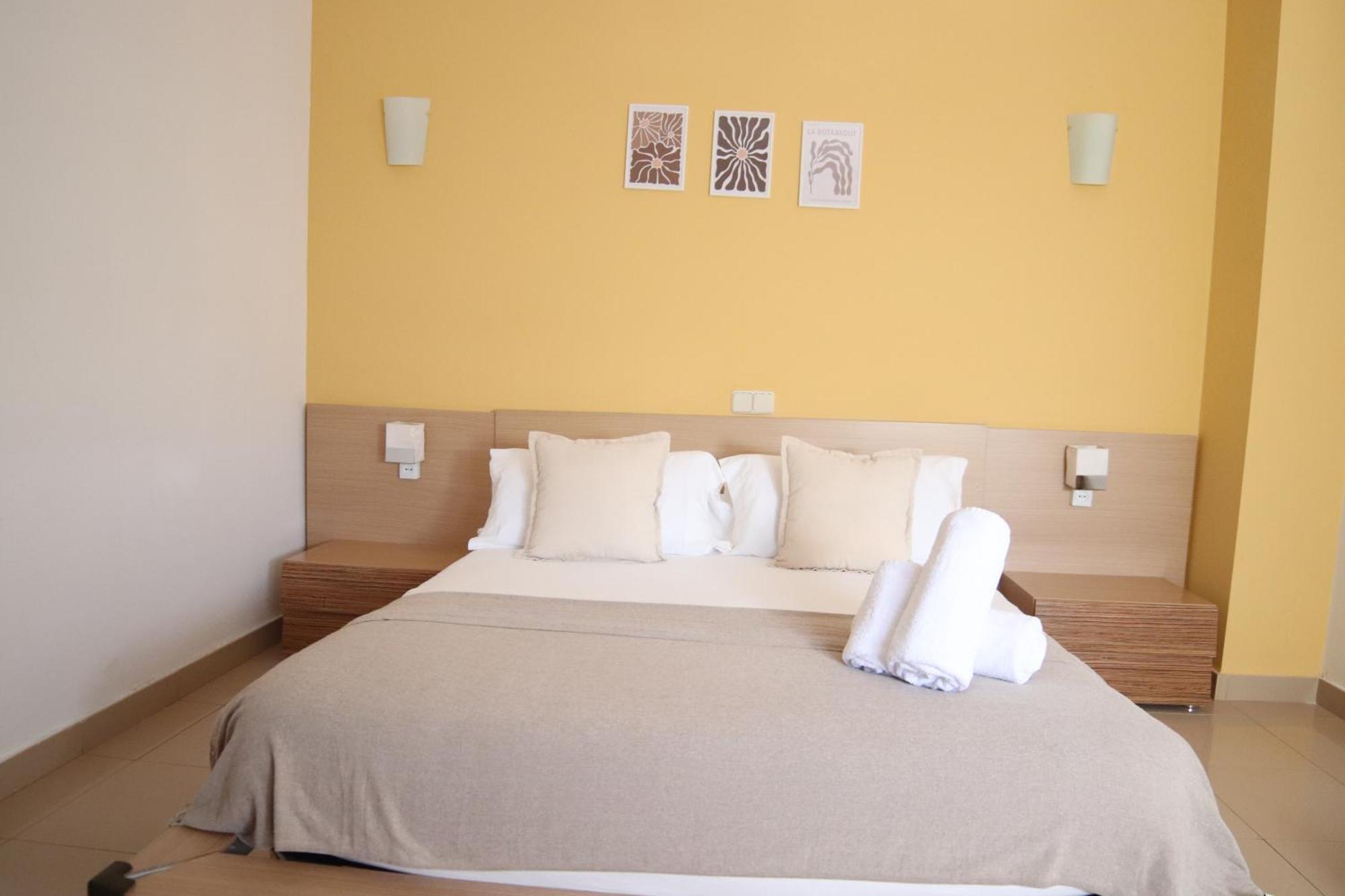 Hostal-Casa Rural Rosa-Nonna Siguenza Buitenkant foto